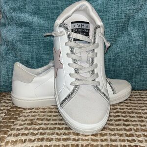 Vintage Havana White and Silver Sneakers